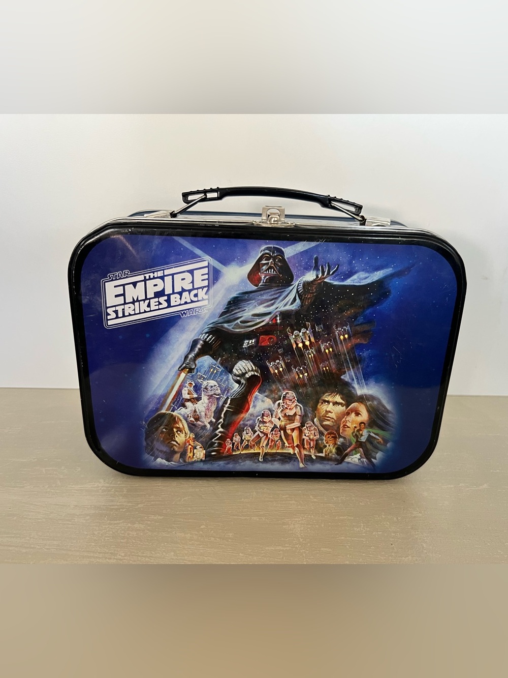 Star Wars The Empire Strikes Back Large Tin Tote Lunch Box Darth Vader 2010